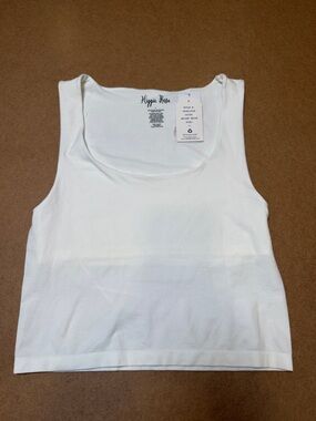 Hippie Rose Women's White Scoop Neck Ribbed Tank